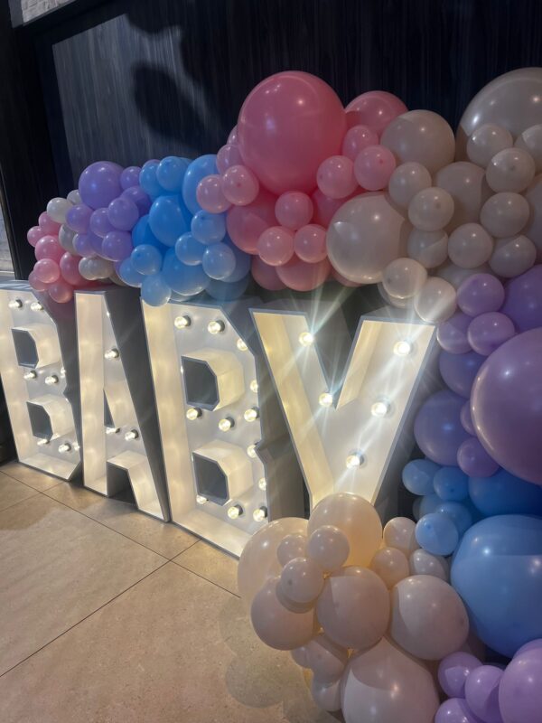 Lichtletters / cijfers met ballondecoratie - Afbeelding 7