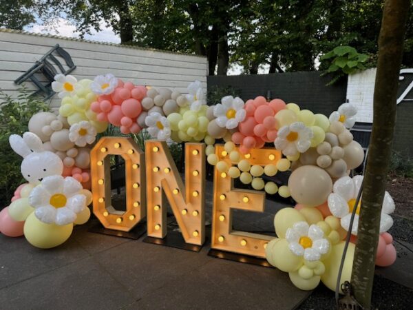 Lichtletters / cijfers met ballondecoratie - Afbeelding 8